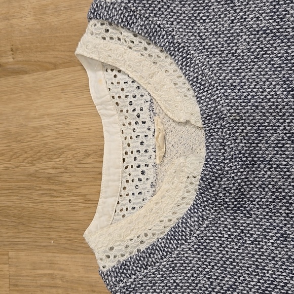 Top - Picture 2 of 3